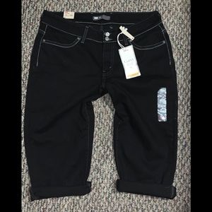 Levi's Jeans - Levi’s Sz 16 Curvy 529 Black Capri Jeans Denim NWT Levi's Jeans - Levi’s Sz 16 Curvy 529 Black Capri Jeans Denim NWT